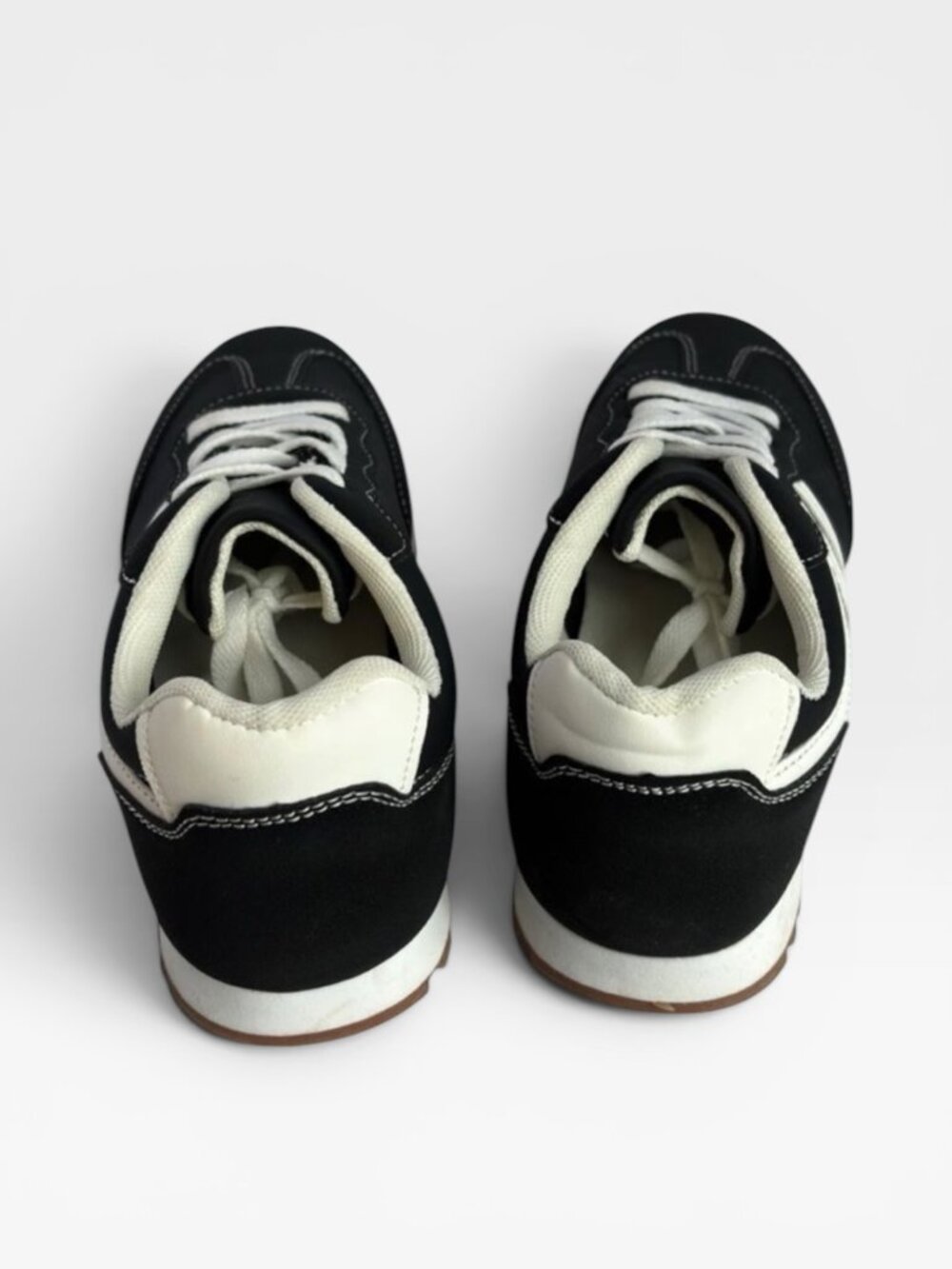 Black White Retro Sneakers Lace Up Athletic Casual Shoes Gum Sole Size 7.5 - Picture 8 of 11